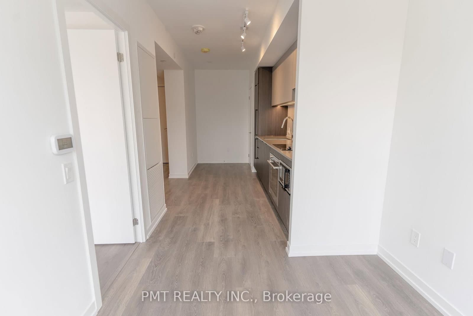 82 Dalhousie Street, Unit 806 thumbnail 5