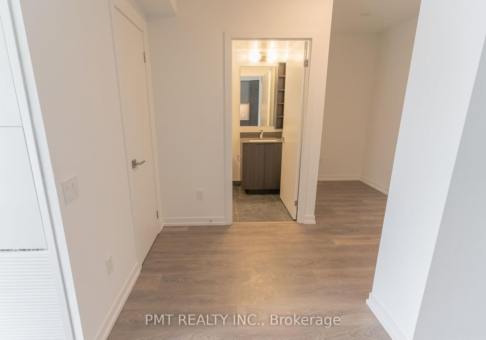 82 Dalhousie Street, Unit 806 thumbnail 9