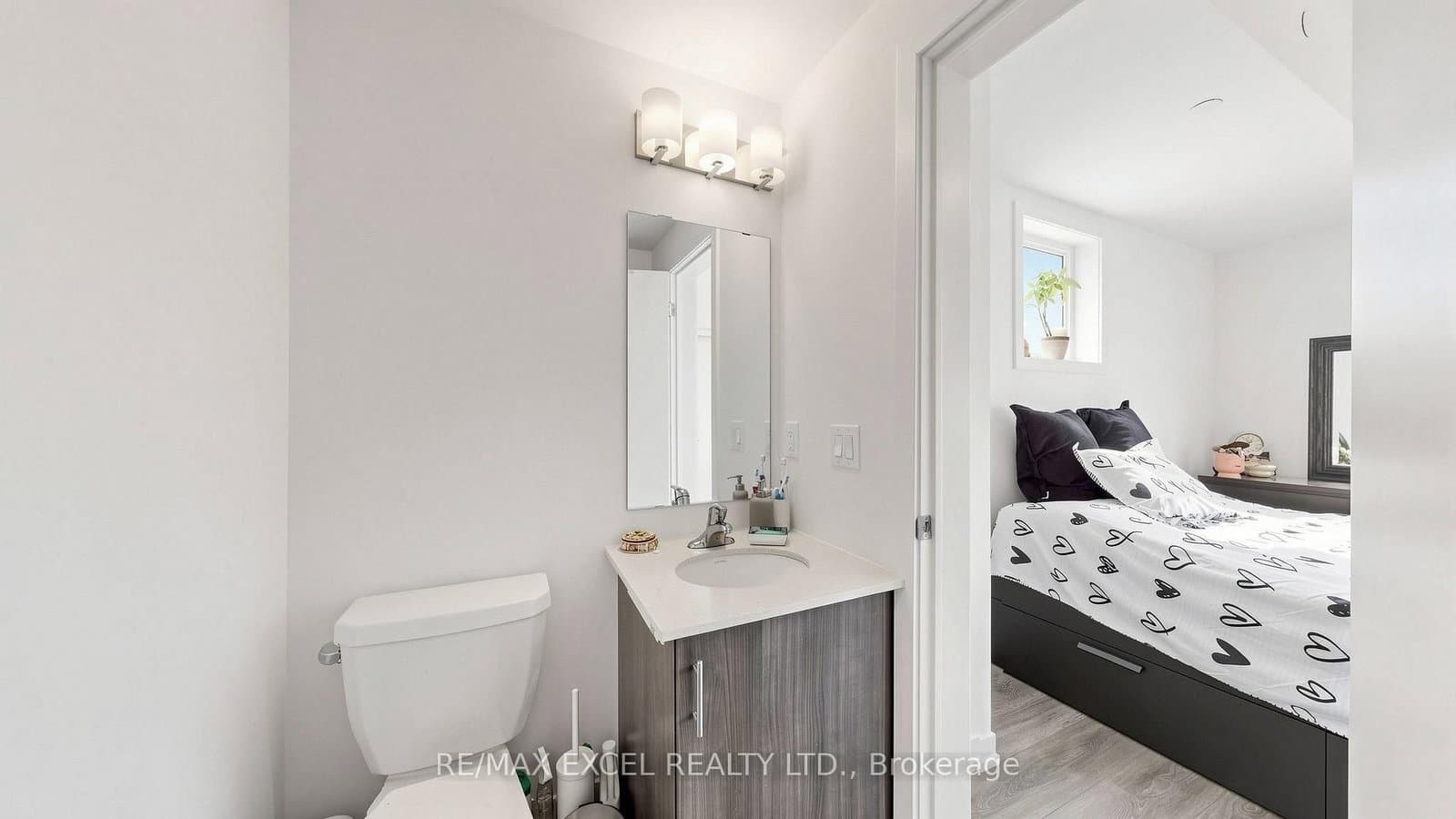 68A Tisdale Avenue thumbnail 23