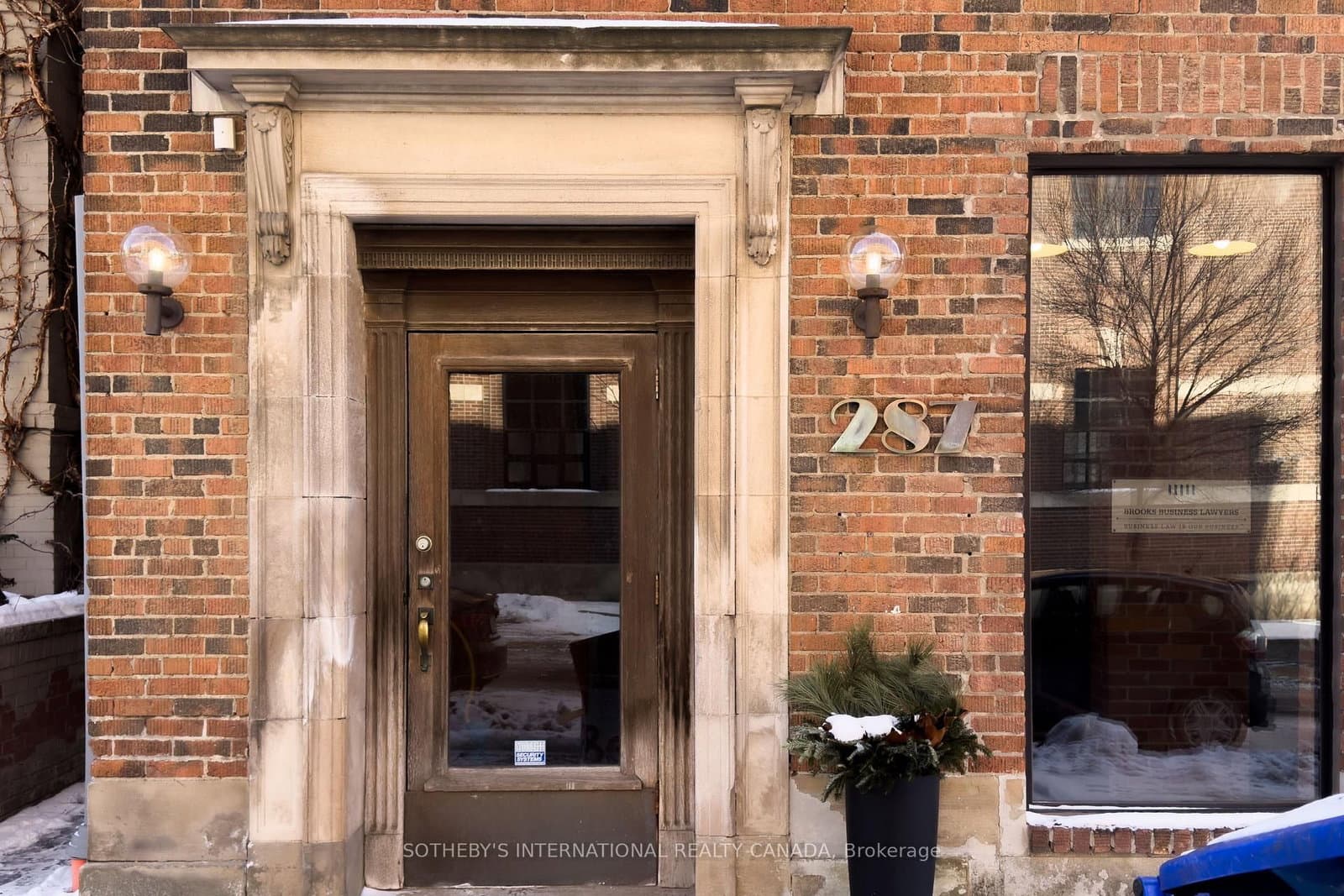 287 Macpherson Avenue, Unit 303 thumbnail 18