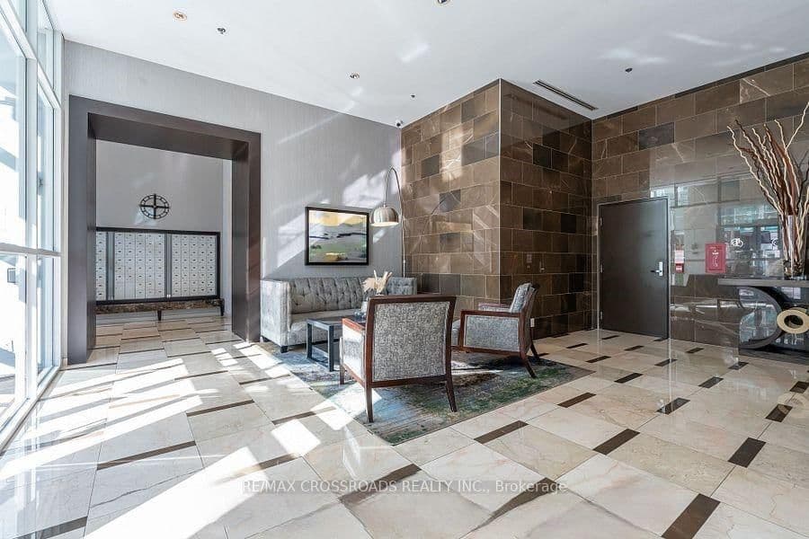 212 Eglinton Avenue E, Unit 312 thumbnail 4