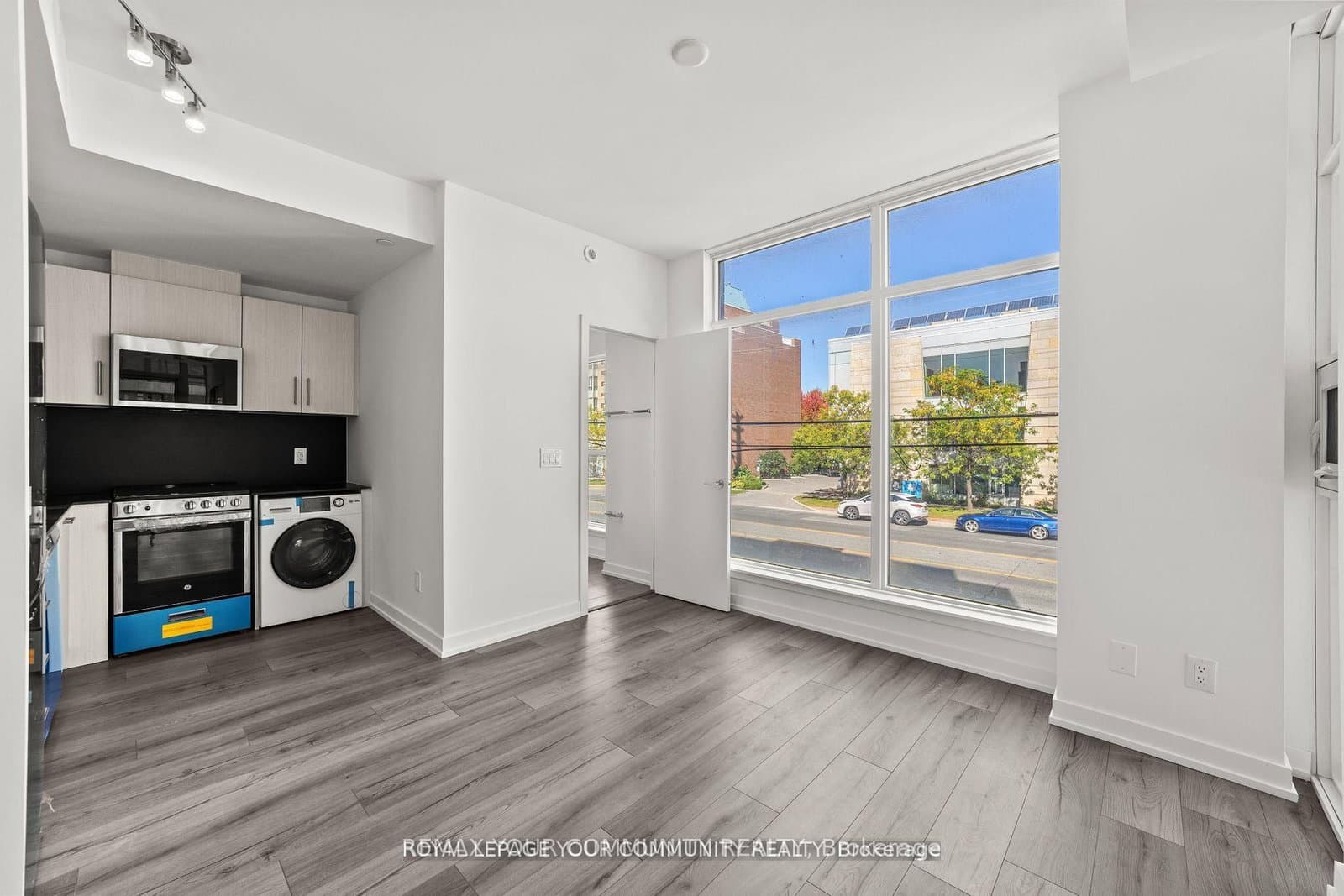 11-851 Sheppard Avenue, Unit 3rd thumbnail 10