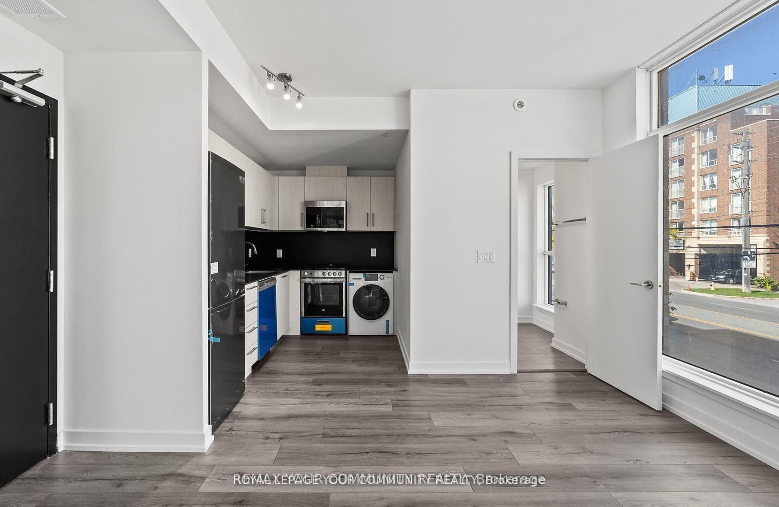 11-851 Sheppard Avenue, Unit 3rd thumbnail 9