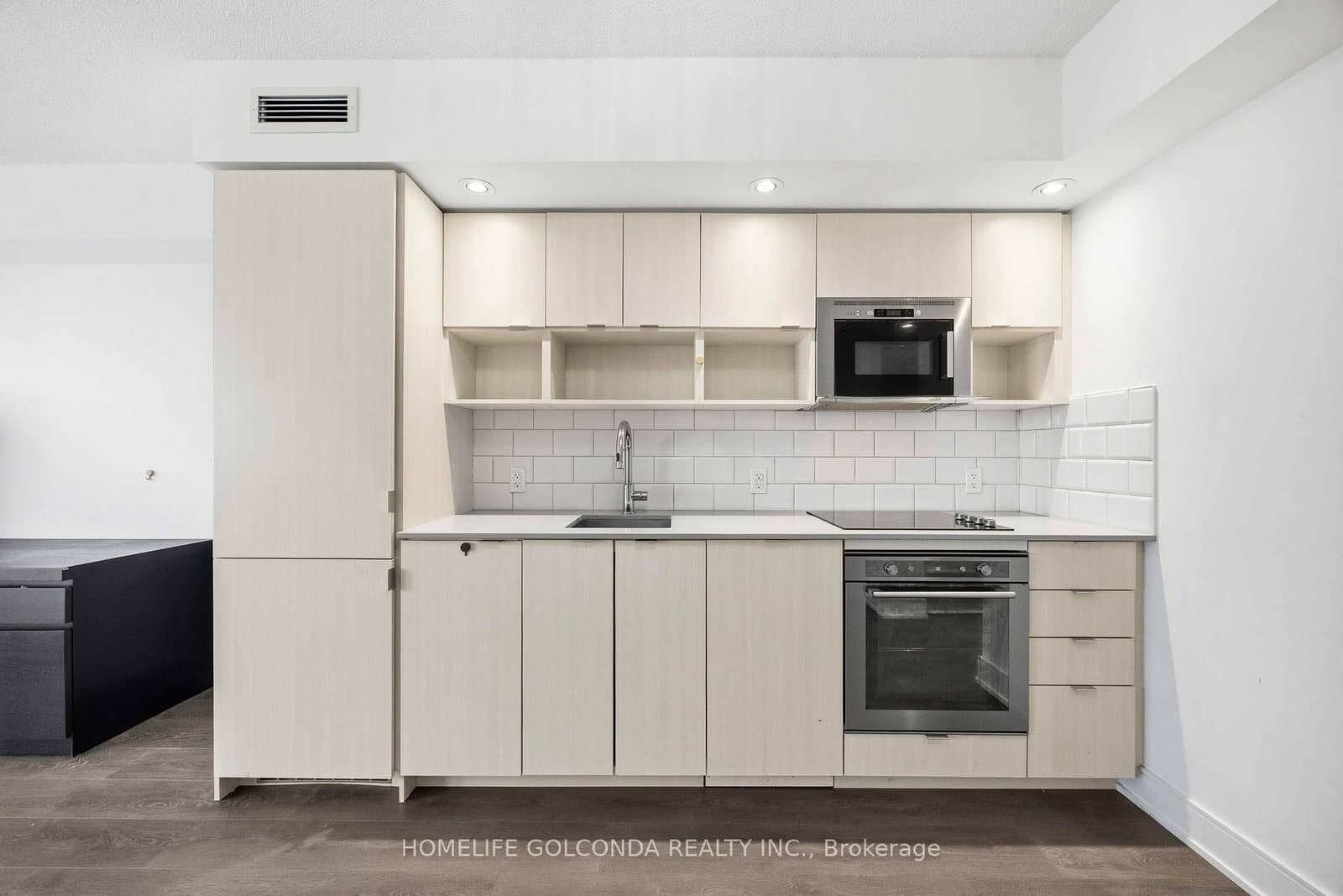 #703 - 89 McGill Street