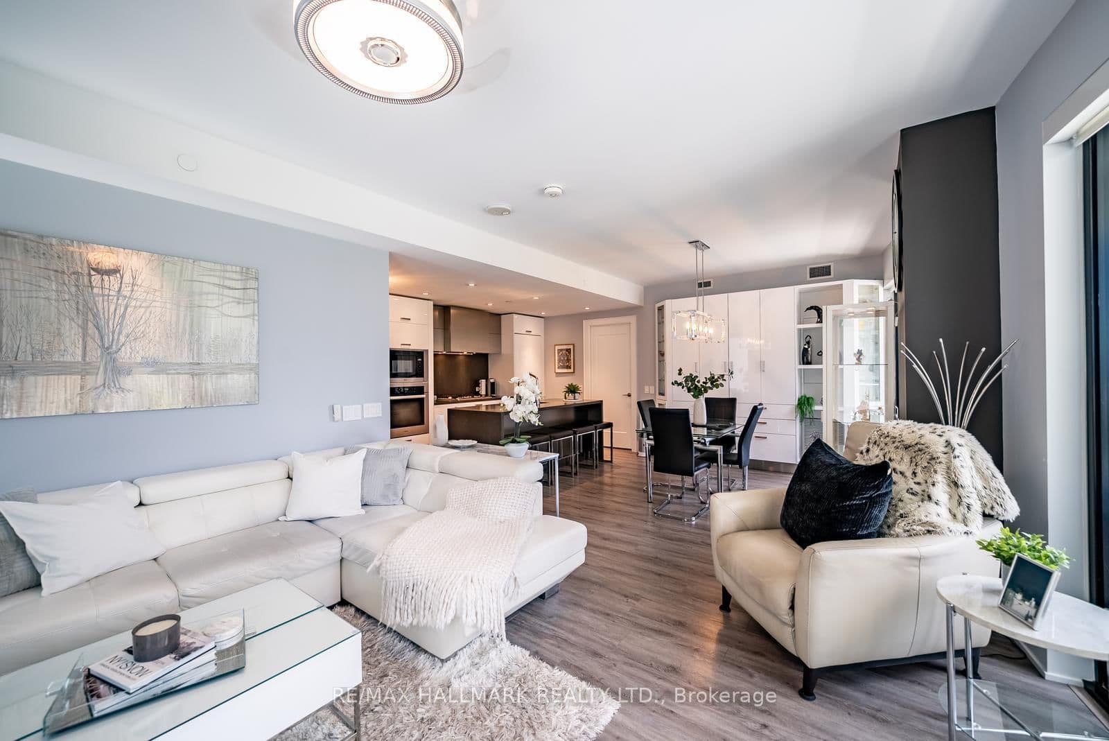 118 Merchants' Wharf, Unit 301 thumbnail 16