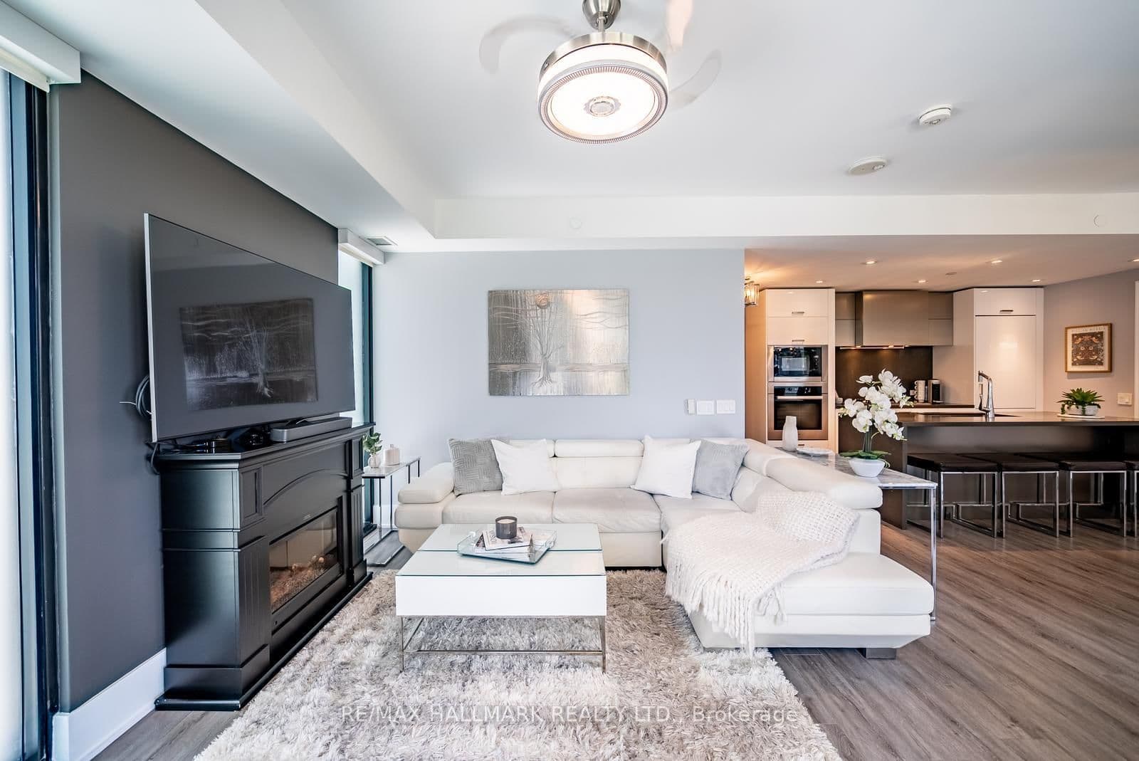 118 Merchants' Wharf, Unit 301 thumbnail 18