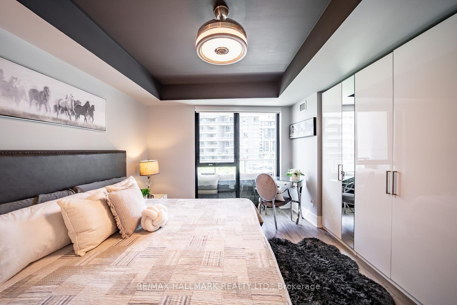 118 Merchants' Wharf, Unit 301 thumbnail 20