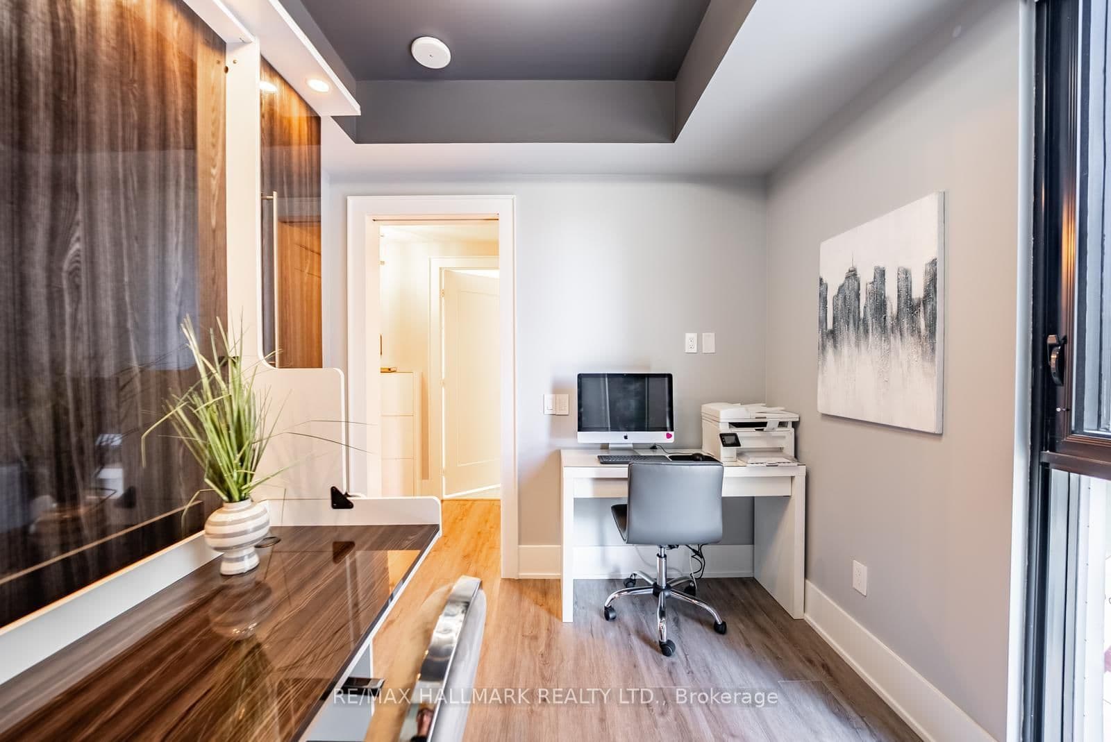 118 Merchants' Wharf, Unit 301 thumbnail 25