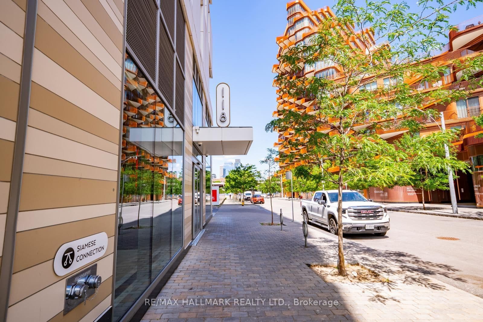 118 Merchants' Wharf, Unit 301 thumbnail 3