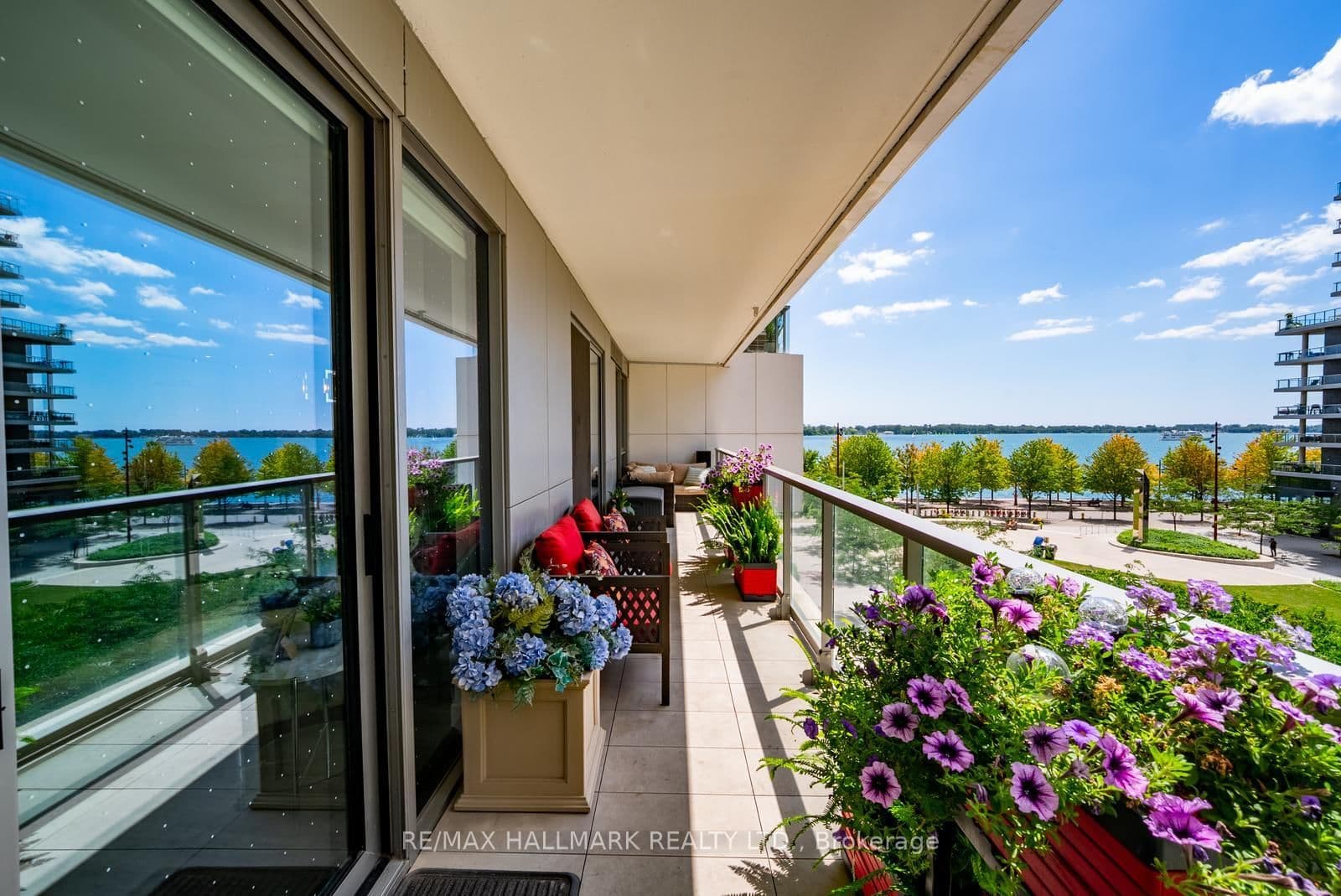 118 Merchants' Wharf, Unit 301 thumbnail 30