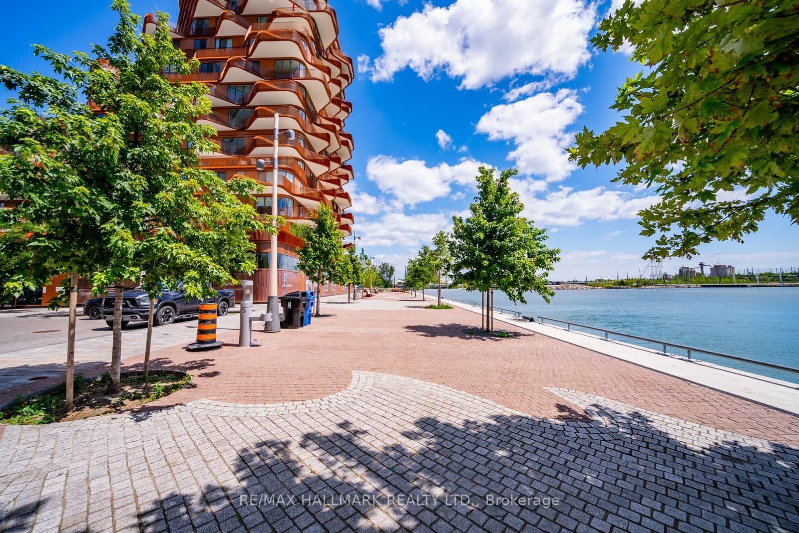 118 Merchants' Wharf, Unit 301 thumbnail 33