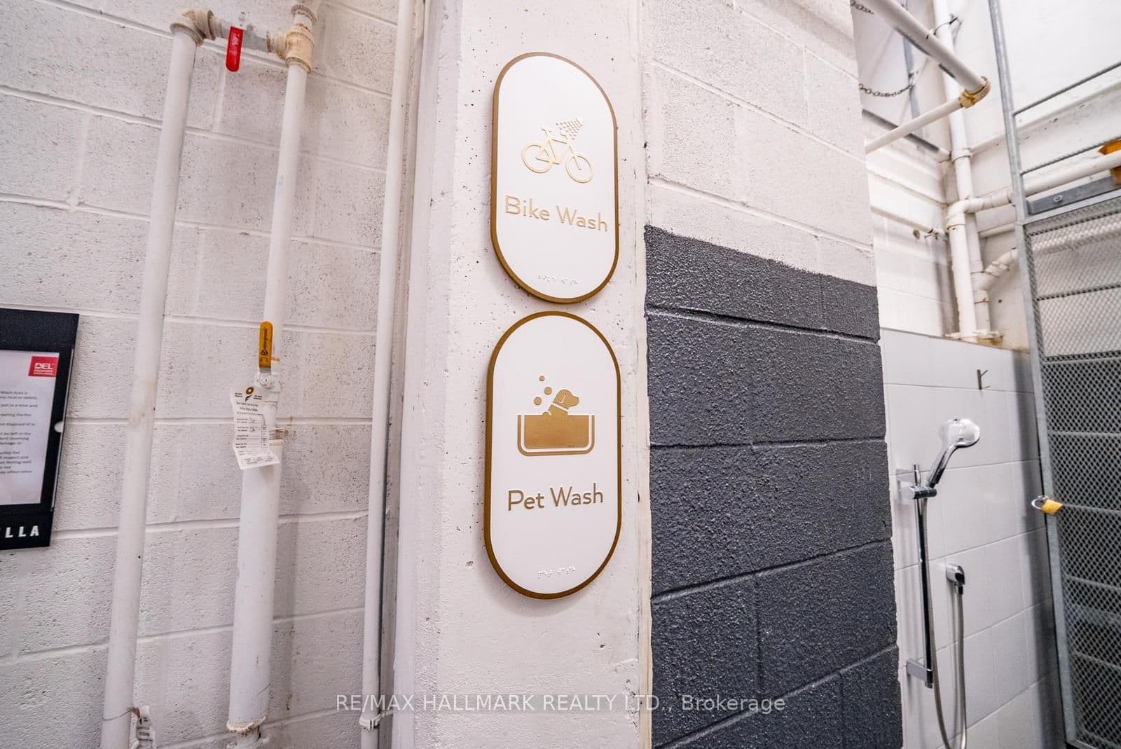 118 Merchants' Wharf, Unit 301 thumbnail 37
