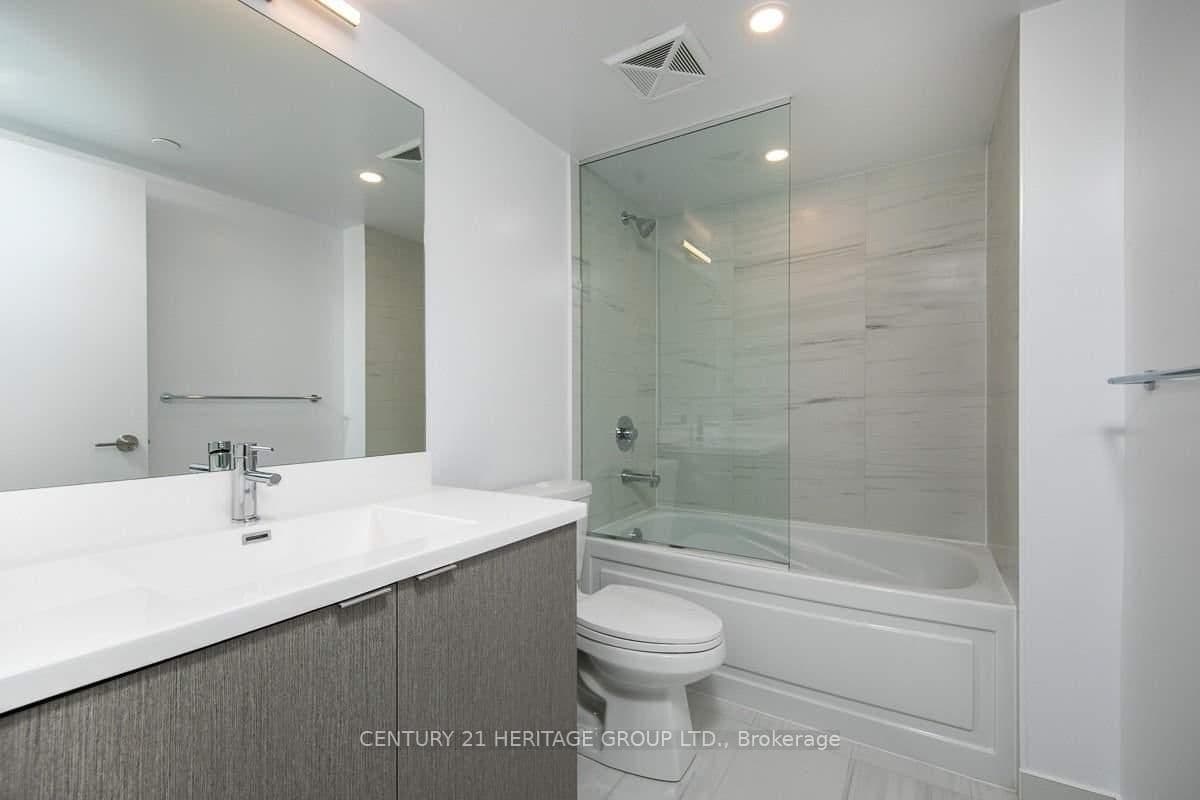 219 Dundas Street E, Unit 2015 thumbnail 11