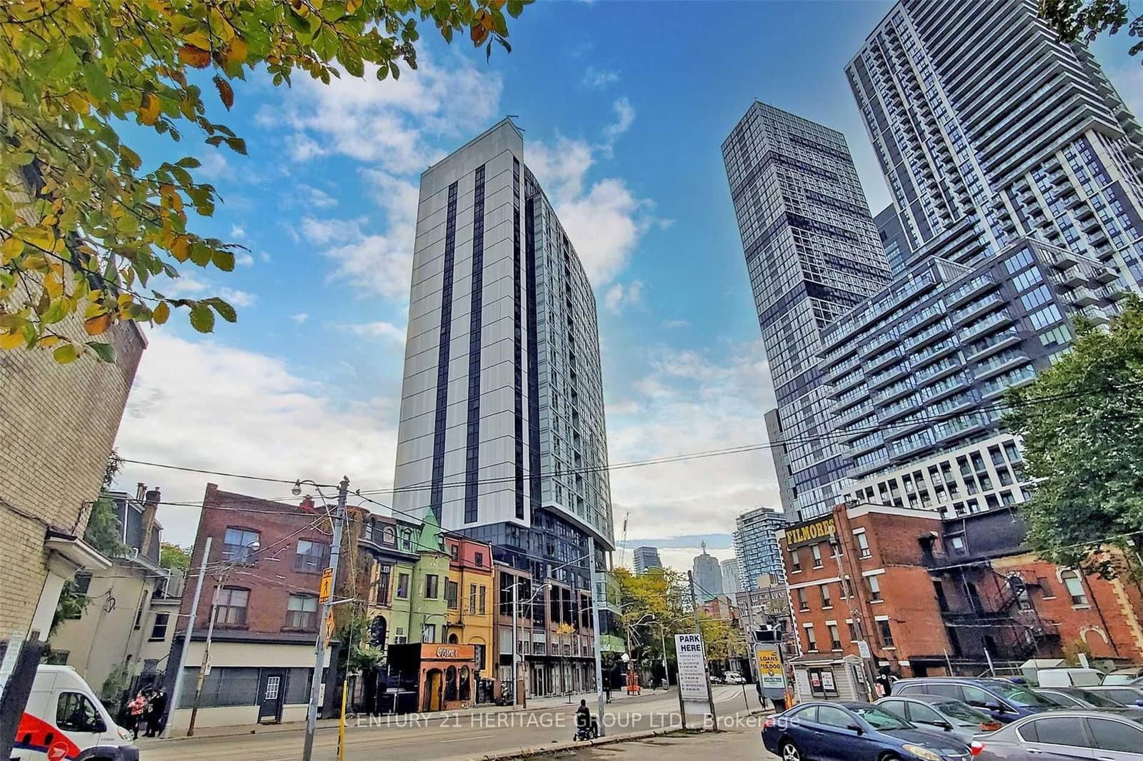 219 Dundas Street E, Unit 2015 thumbnail 2