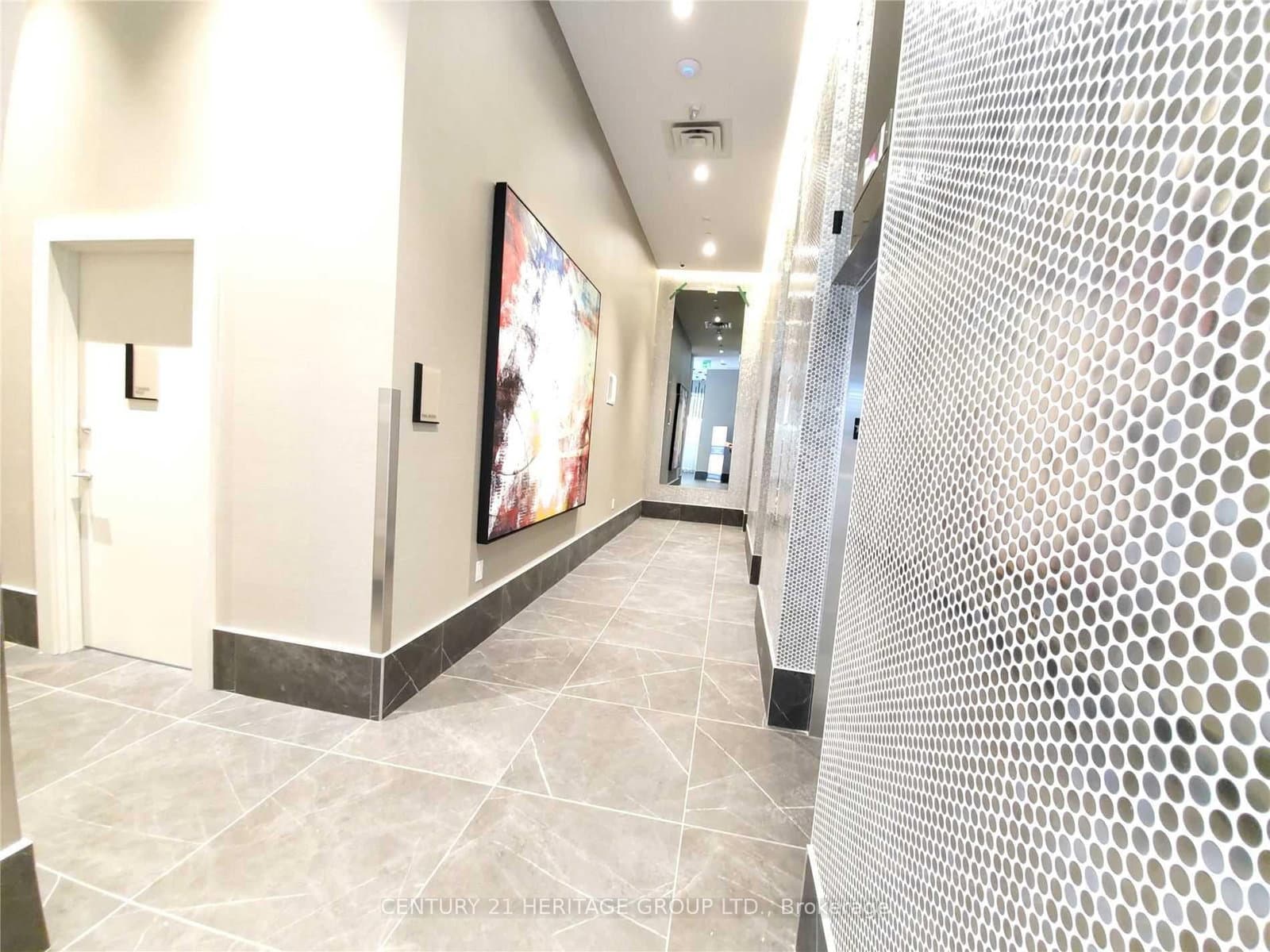 219 Dundas Street E, Unit 2015 thumbnail 3