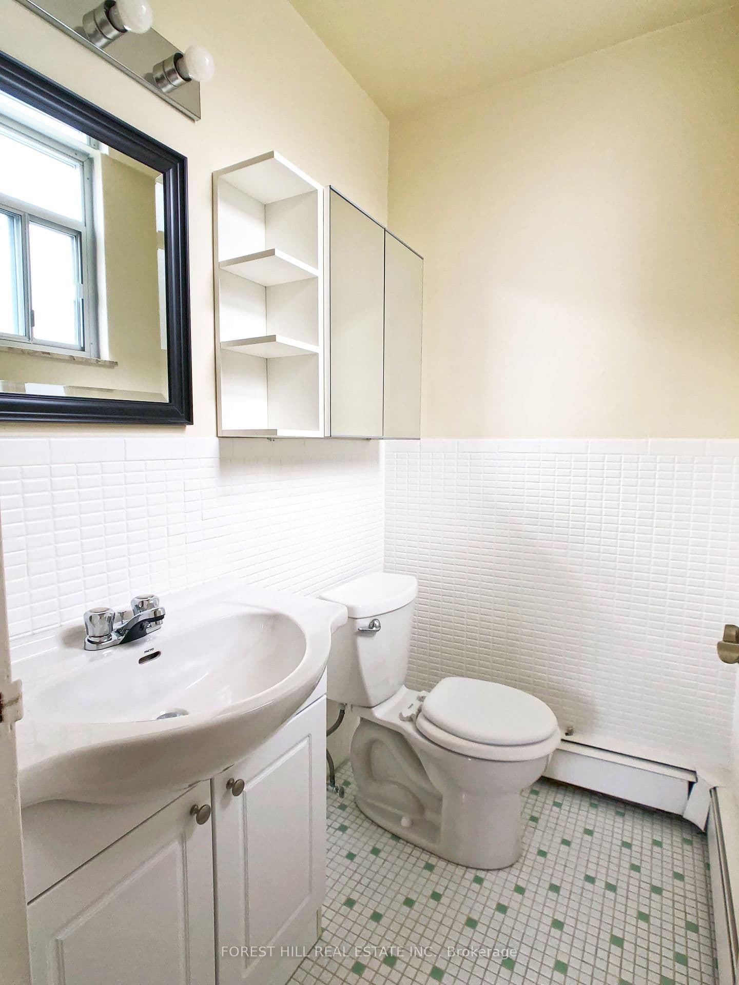 335 Lonsdale Road, Unit 502 thumbnail 13