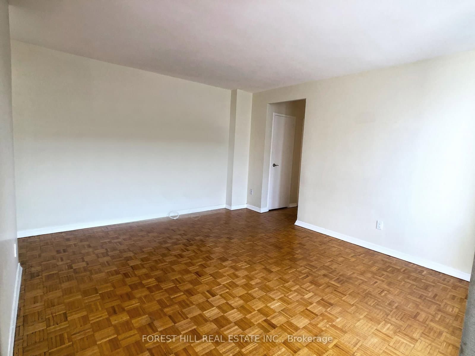 335 Lonsdale Road, Unit 502 thumbnail 6