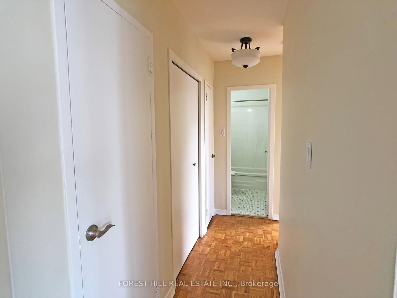 335 Lonsdale Road, Unit 502 thumbnail 9