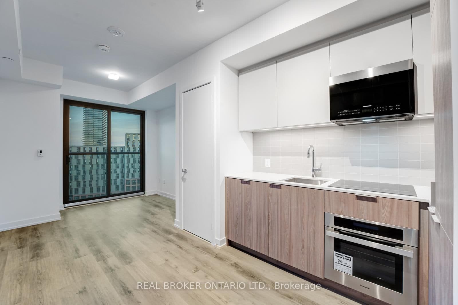 28 Eastern Avenue, Unit LPH16 thumbnail 14