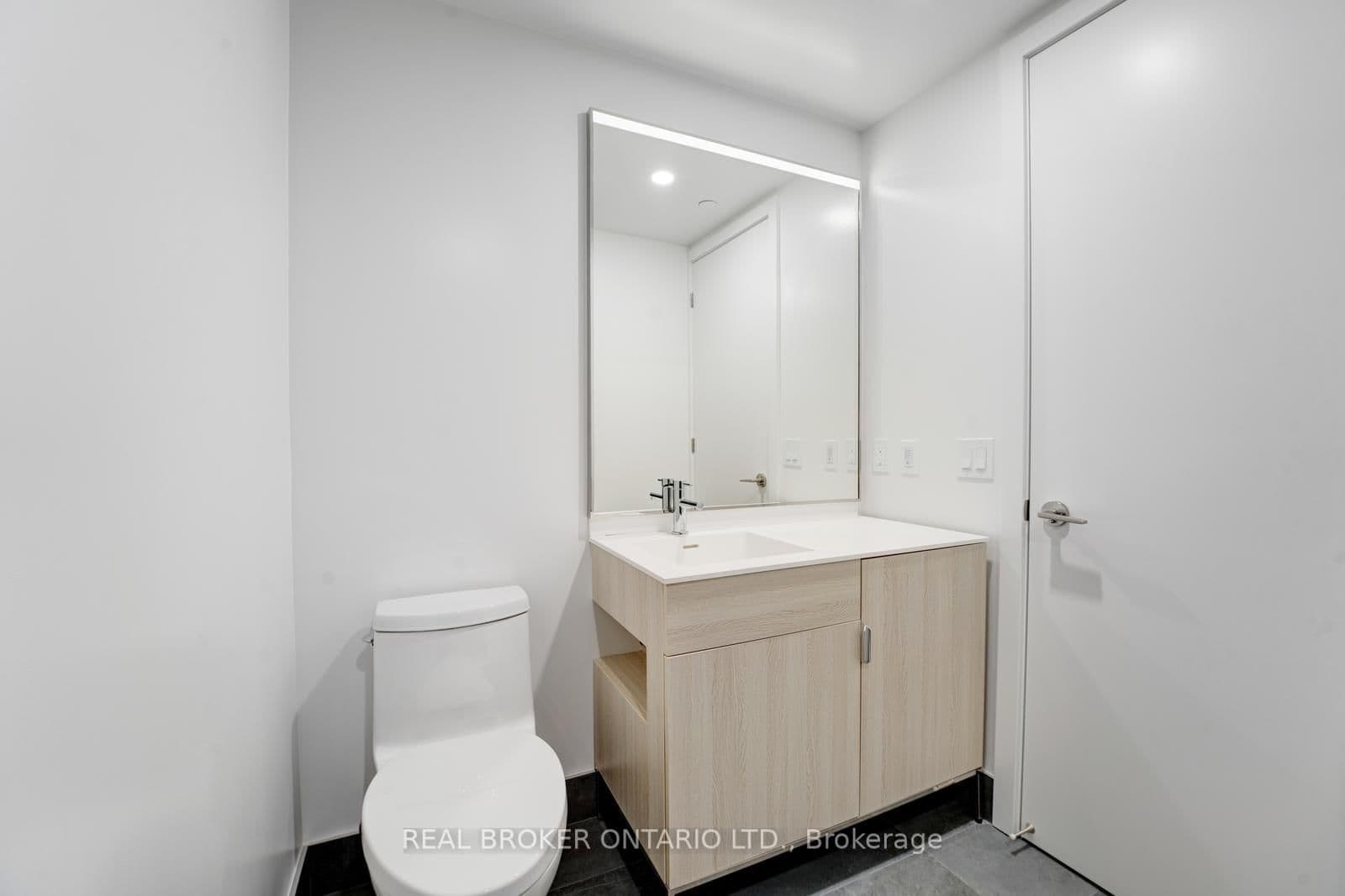 28 Eastern Avenue, Unit LPH16 thumbnail 8