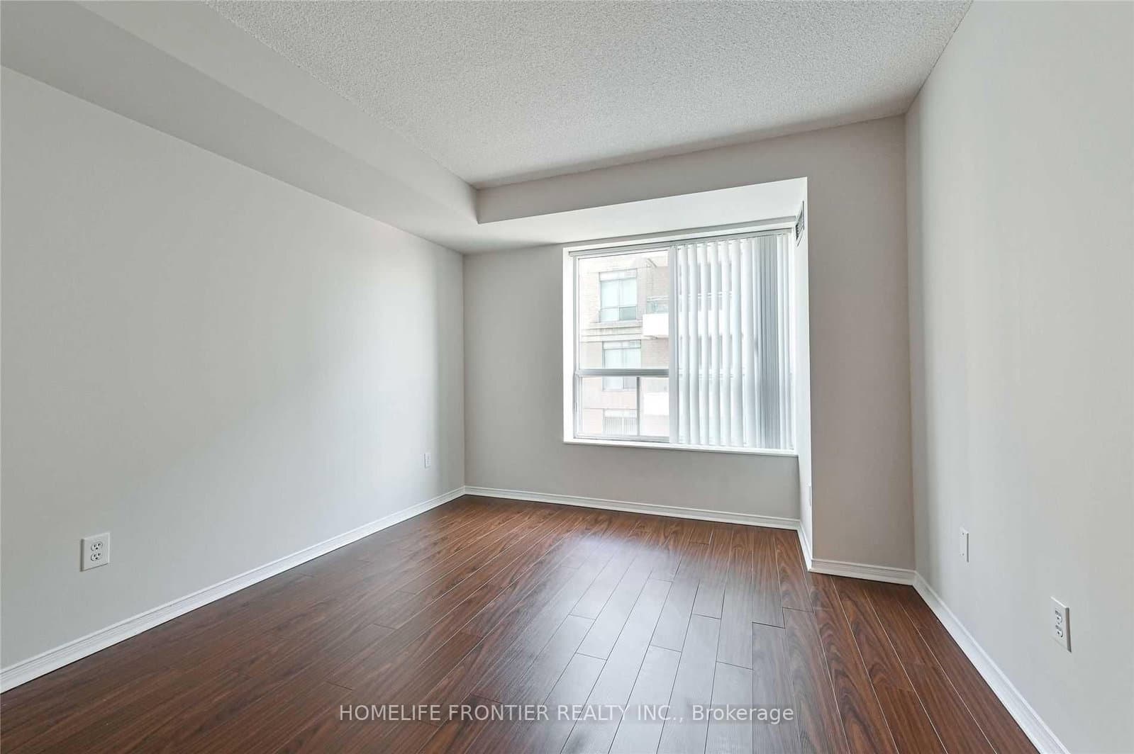 29 Pemberton Avenue, Unit 1008 thumbnail 11