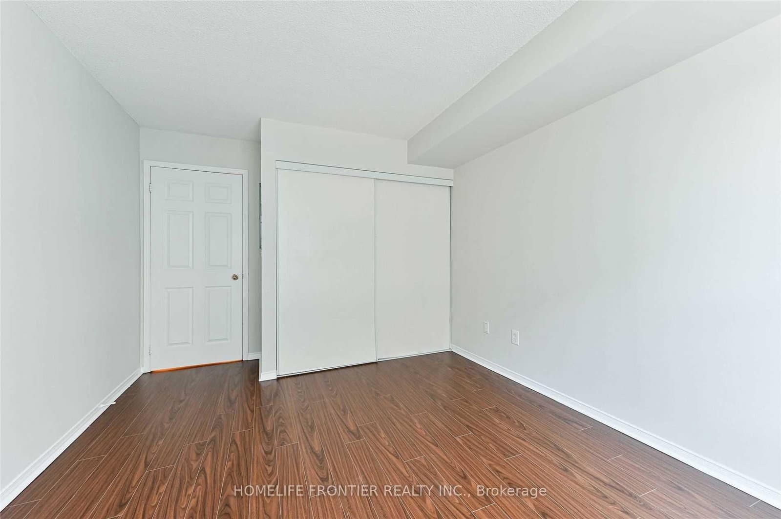 29 Pemberton Avenue, Unit 1008 thumbnail 12