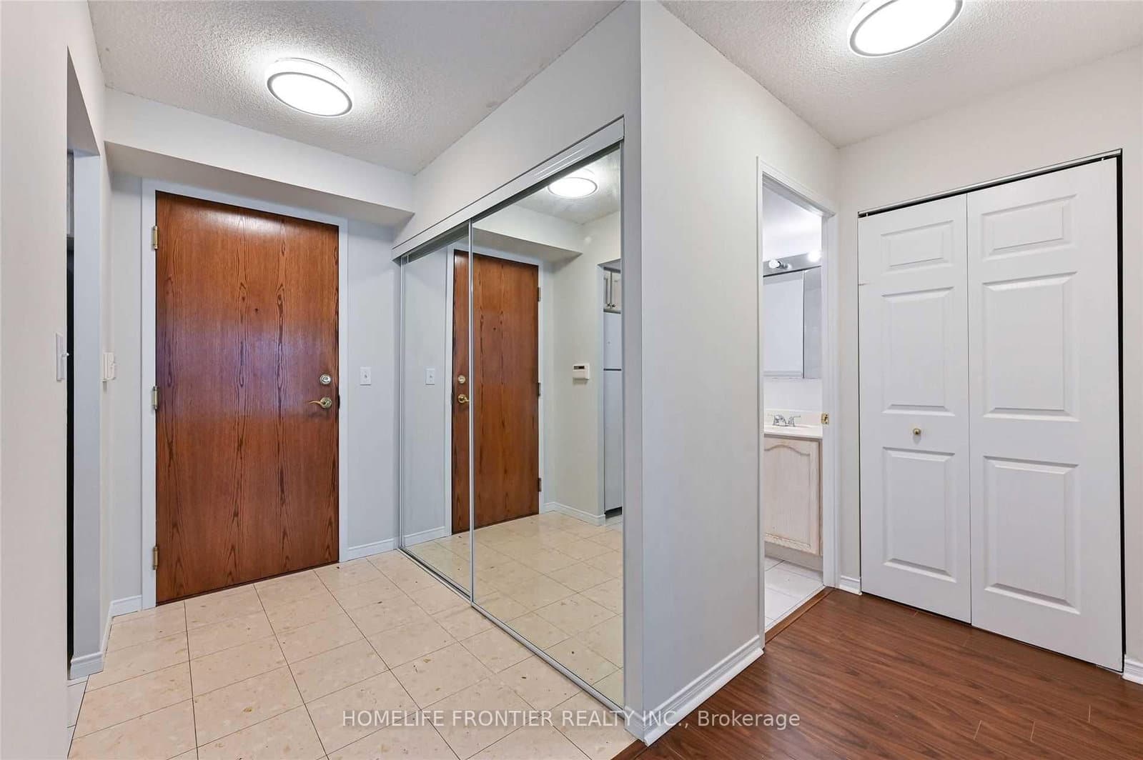 29 Pemberton Avenue, Unit 1008 thumbnail 6