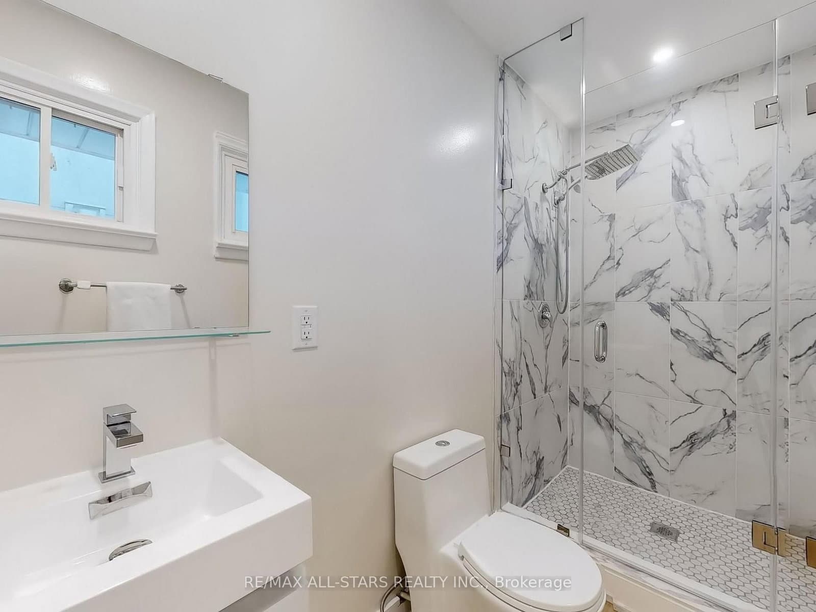 105 Betty Ann Drive thumbnail 13