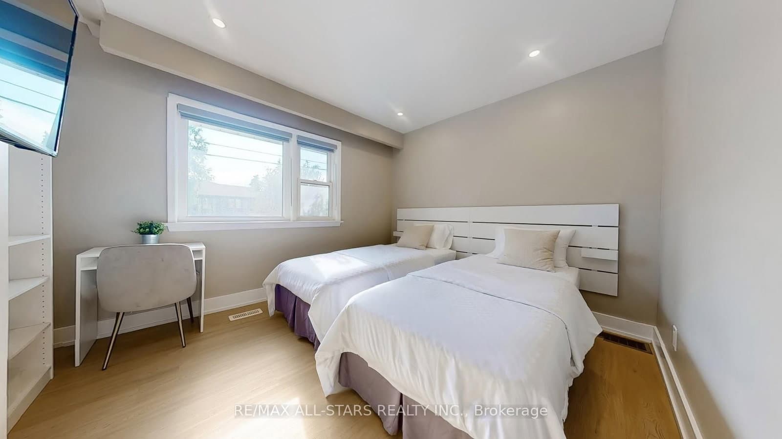 105 Betty Ann Drive thumbnail 21