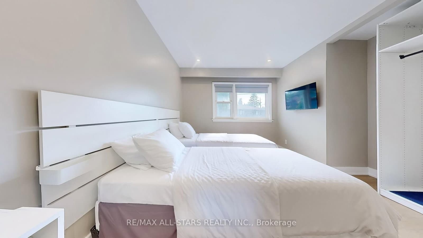 105 Betty Ann Drive thumbnail 27