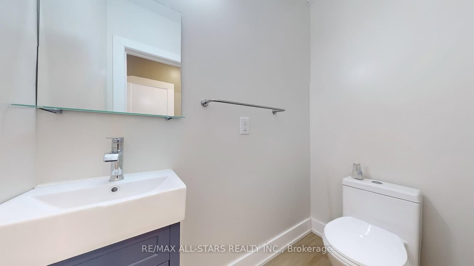 105 Betty Ann Drive thumbnail 32