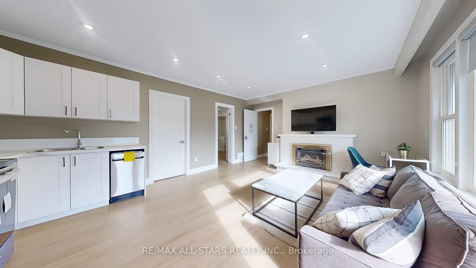105 Betty Ann Drive thumbnail 6