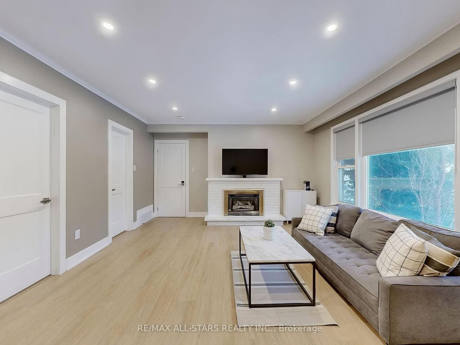 105 Betty Ann Drive thumbnail 7