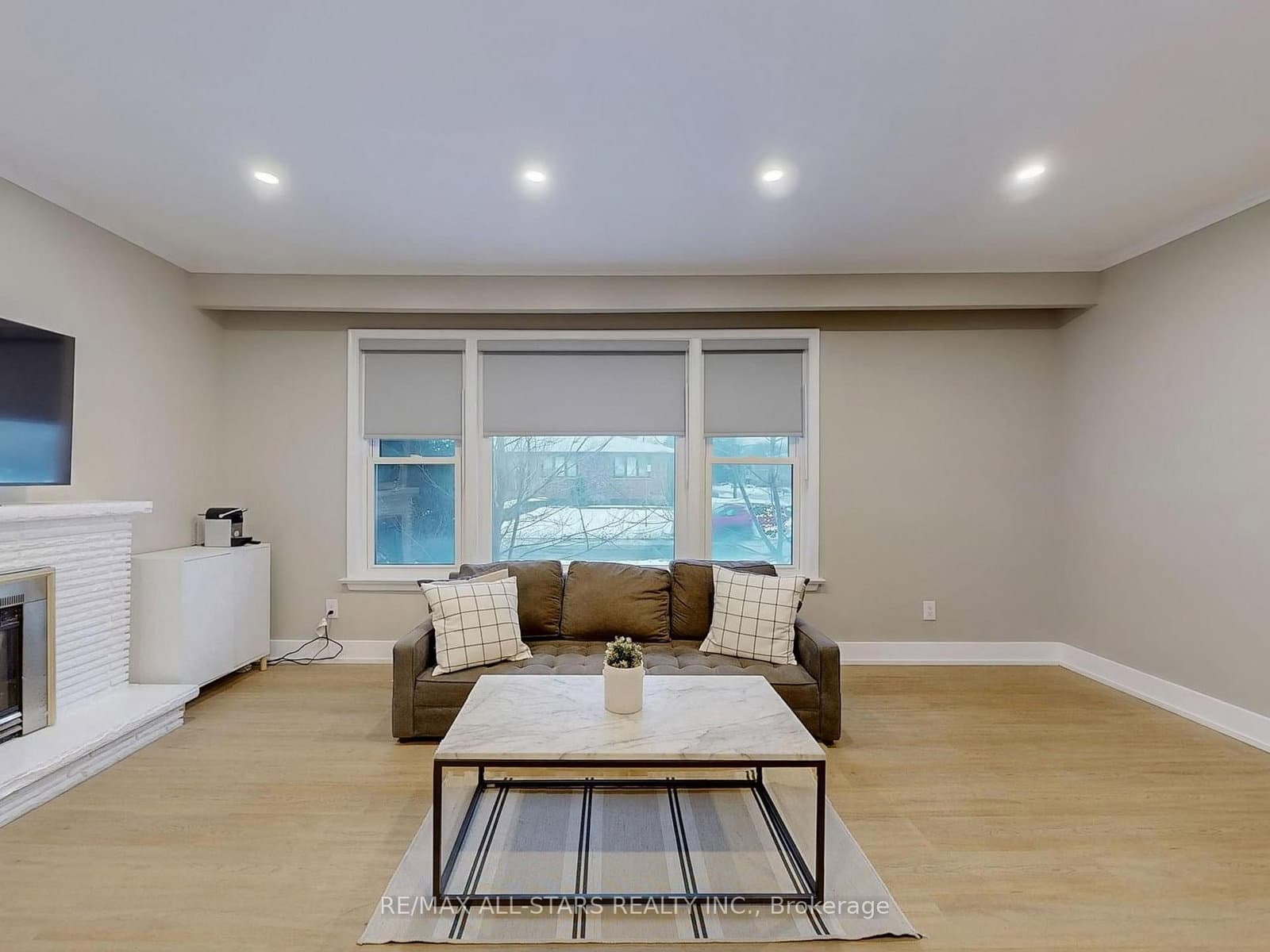 105 Betty Ann Drive thumbnail 8