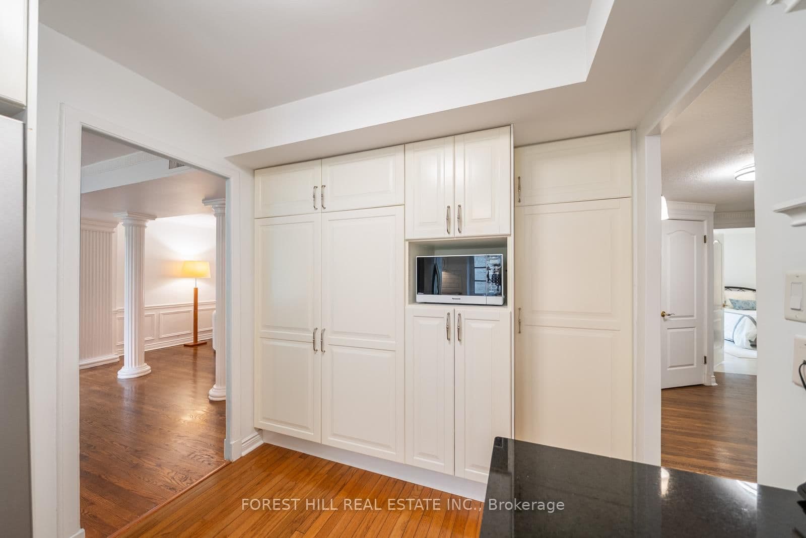 717 Eglinton Avenue W, Unit 301 thumbnail 19