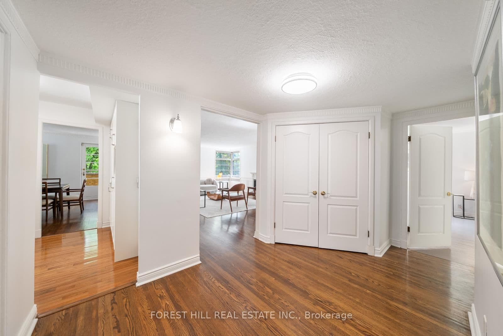 717 Eglinton Avenue W, Unit 301 thumbnail 4