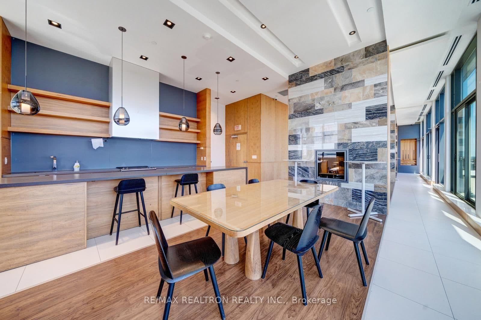 75 The Donway W, Unit 103 thumbnail 16