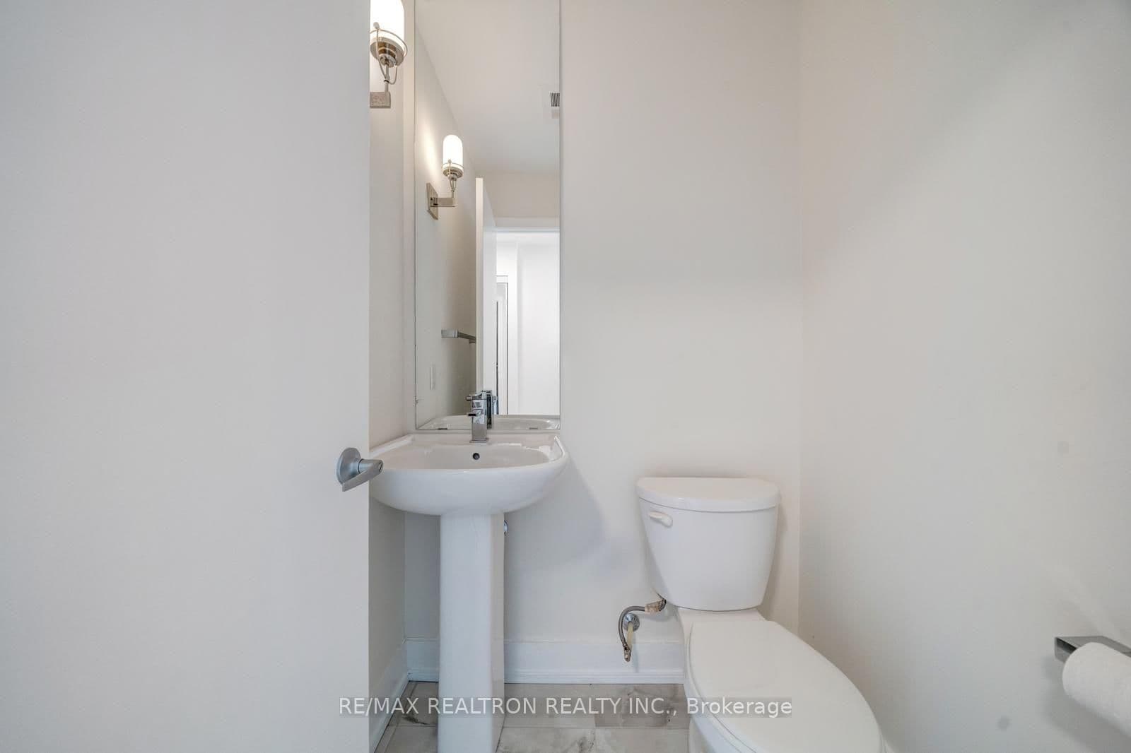 75 The Donway W, Unit 103 thumbnail 19