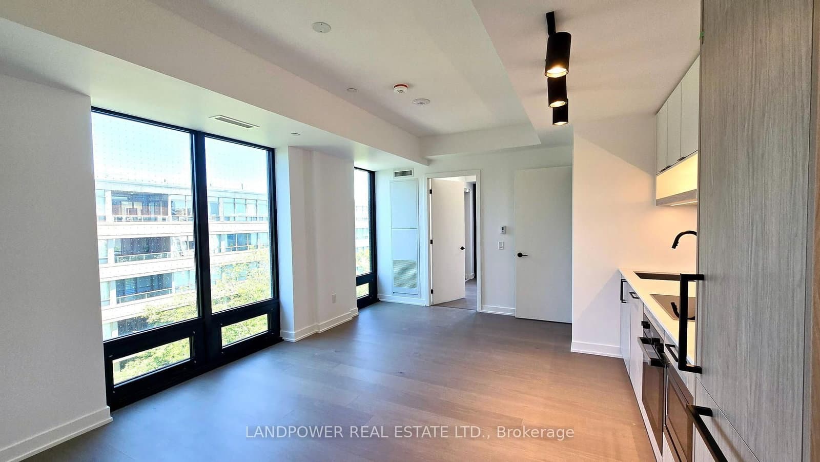 91 Montclair Avenue, Unit 709 thumbnail 5