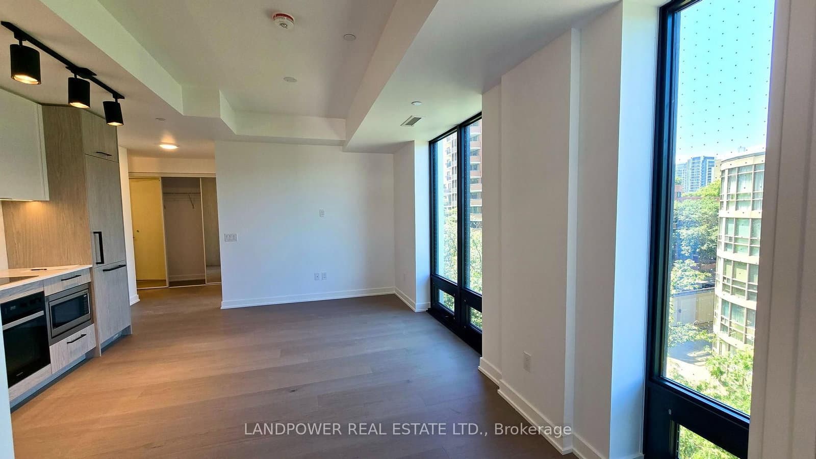91 Montclair Avenue, Unit 709 thumbnail 8