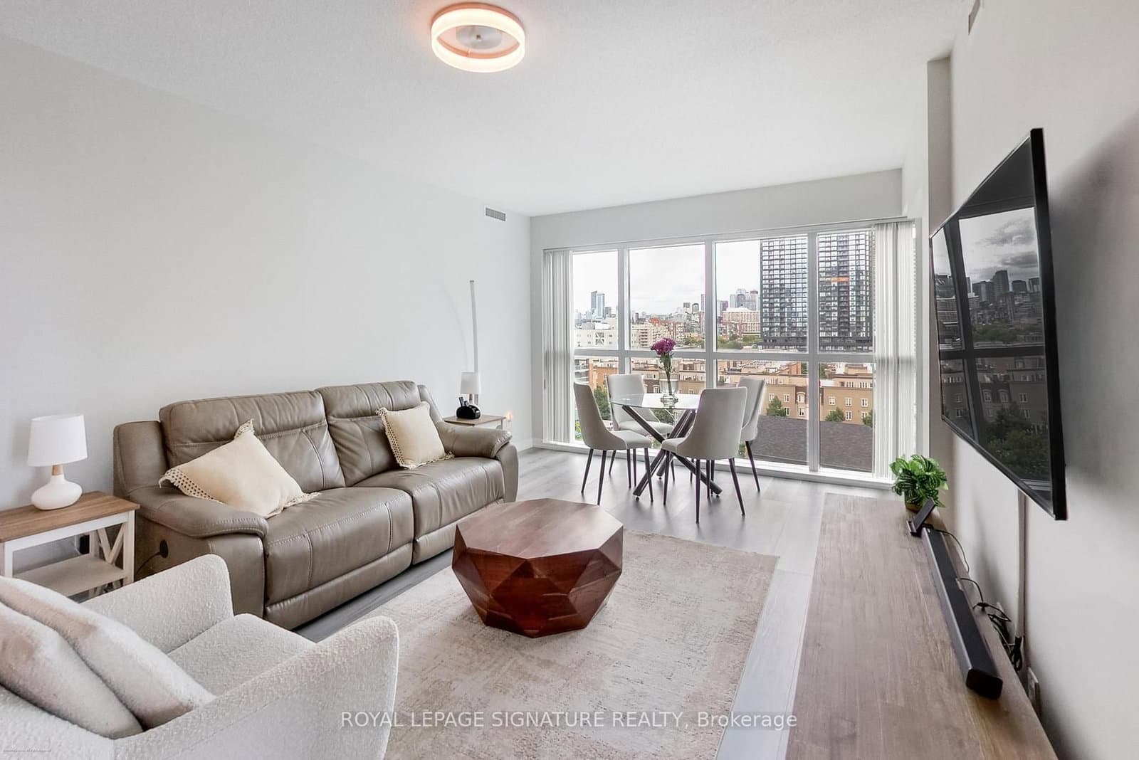 69 Lynn Williams Street, Unit 904 thumbnail 4