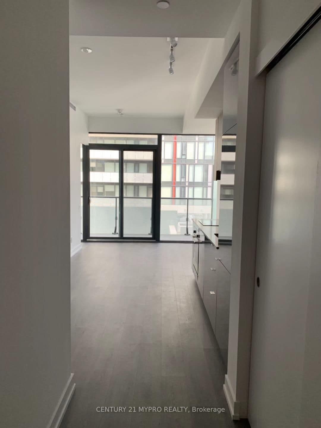 161 Roehampton Avenue, Unit 909 thumbnail 3