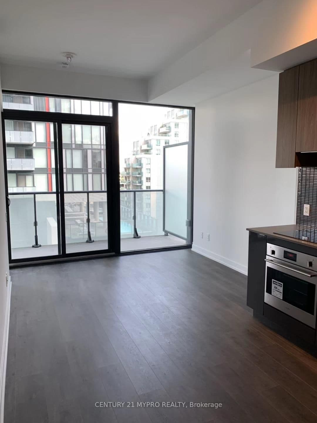 161 Roehampton Avenue, Unit 909 thumbnail 4