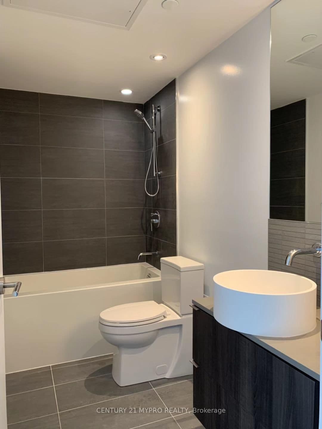 161 Roehampton Avenue, Unit 909 thumbnail 8