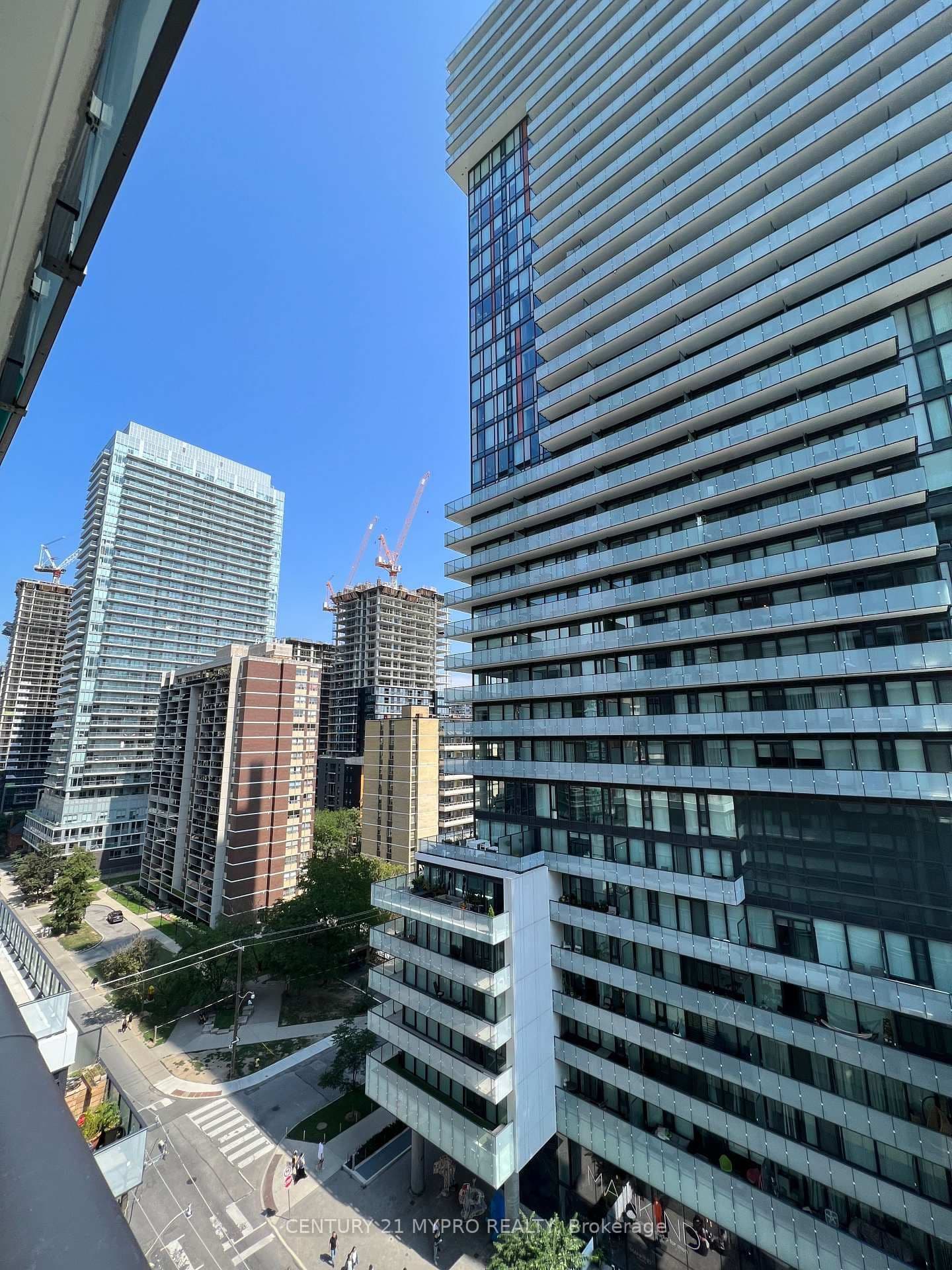 161 Roehampton Avenue, Unit 909 thumbnail 9