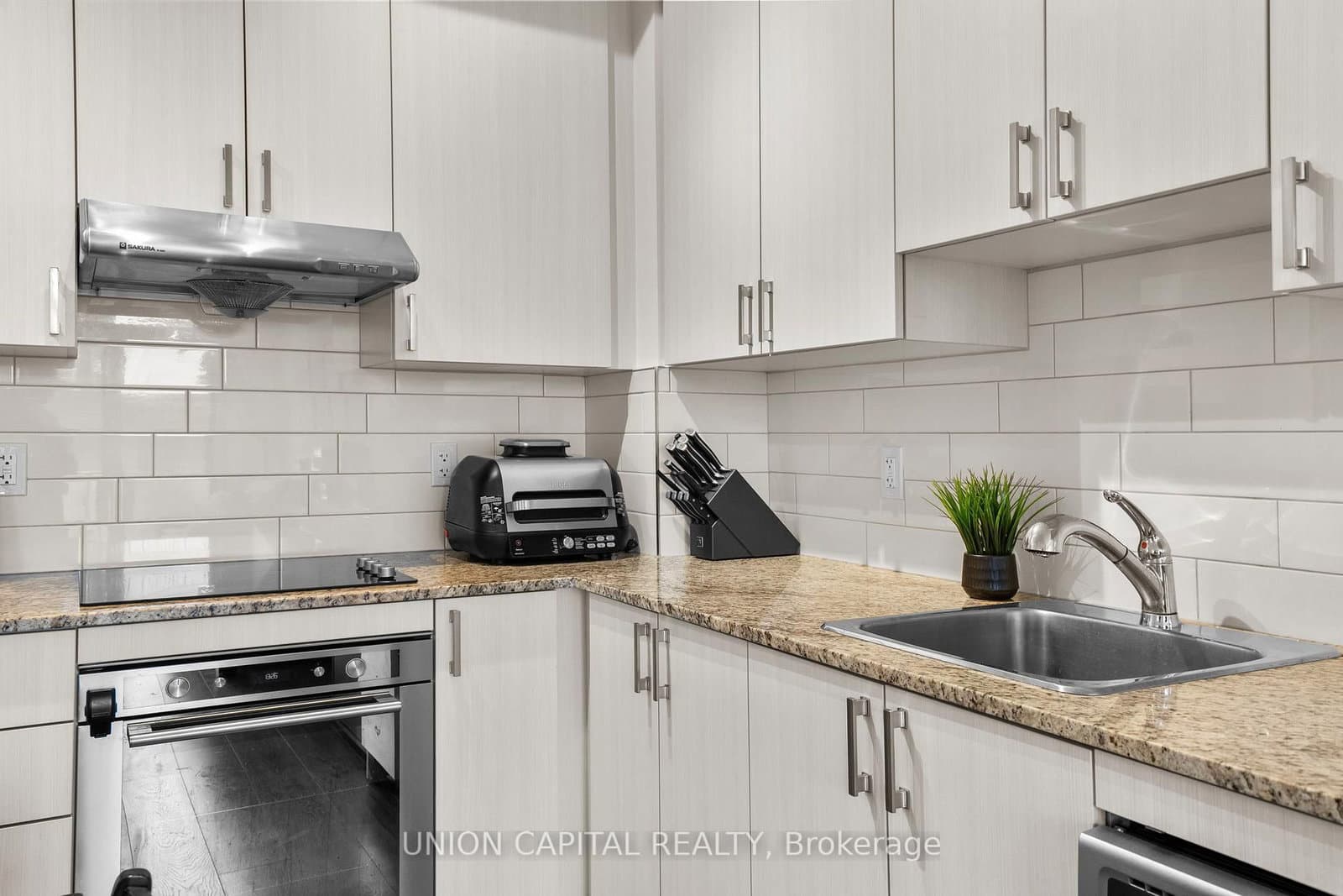 50 Ann O'reilly Road, Unit 310 thumbnail 5