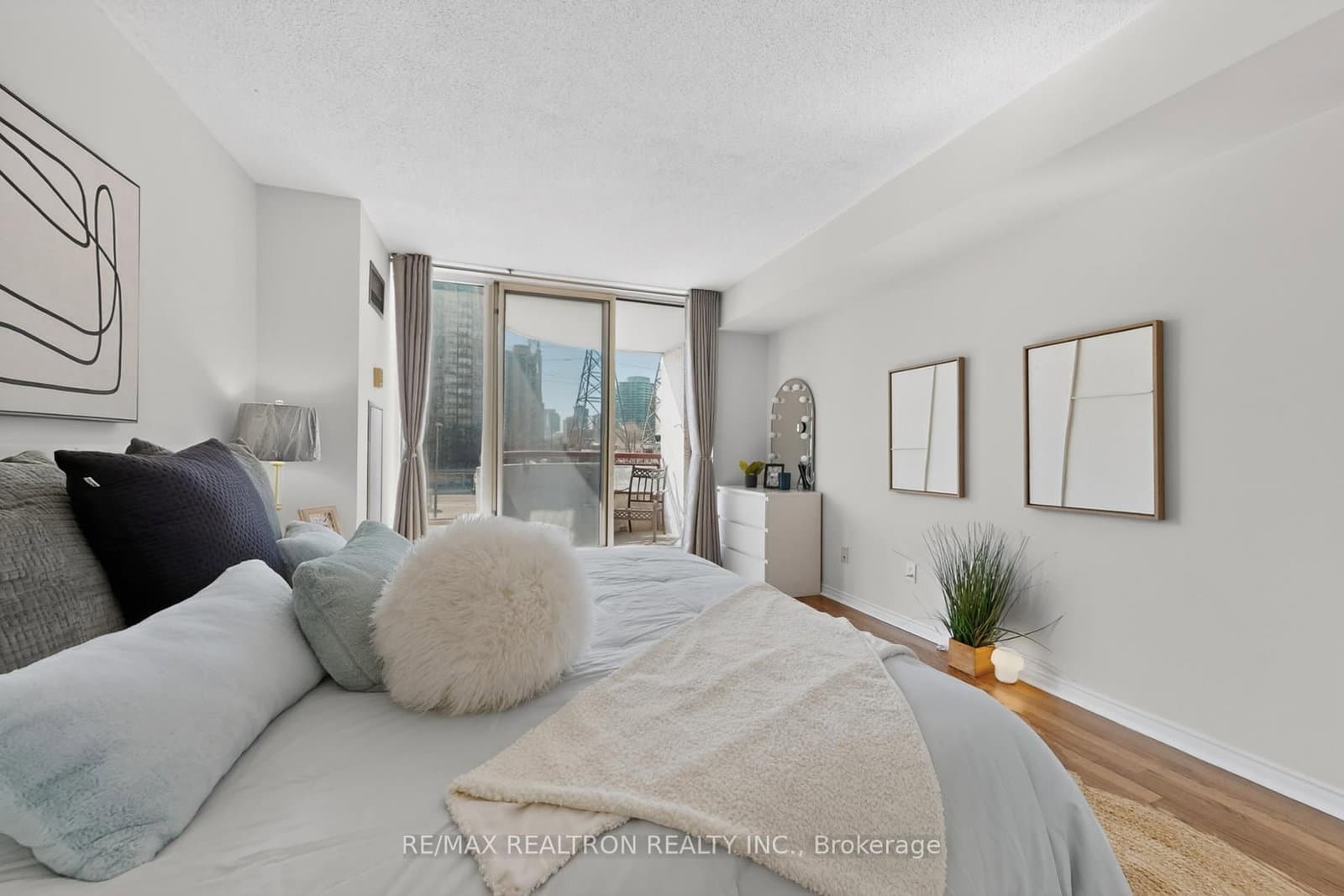 5765 Yonge Street, Unit 410 thumbnail 18