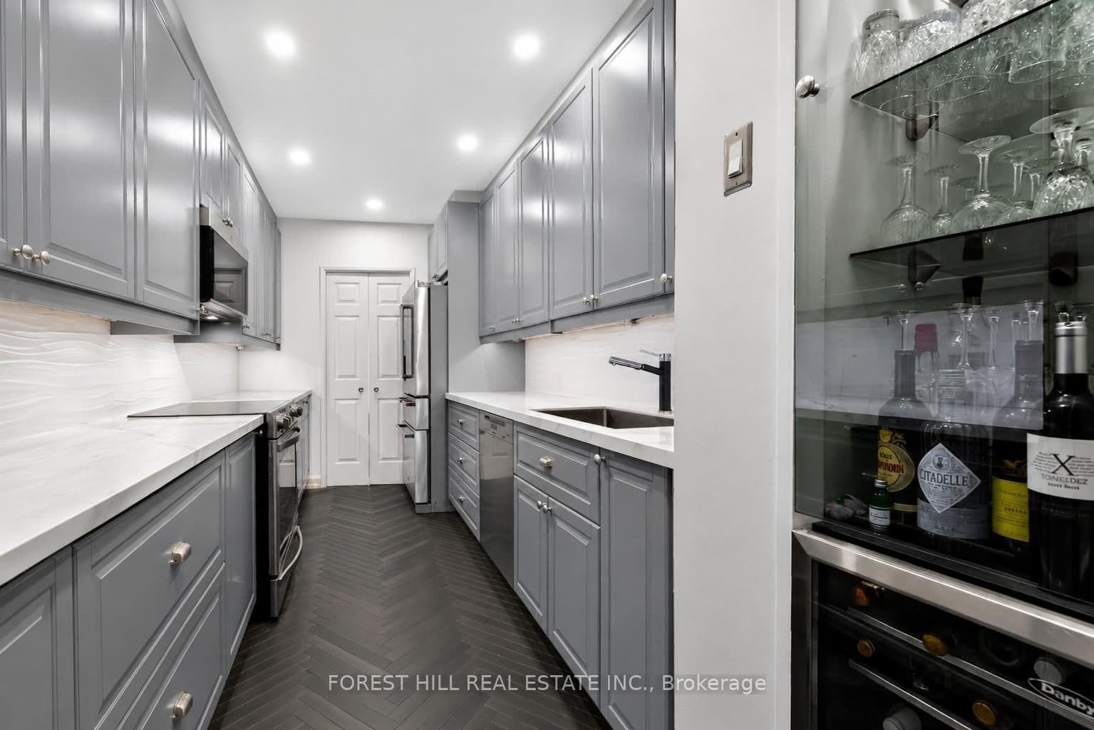 15 Mcmurrich Street, Unit PH01 thumbnail 16