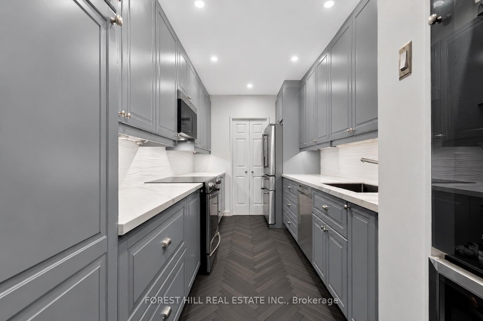 15 Mcmurrich Street, Unit PH01 thumbnail 17