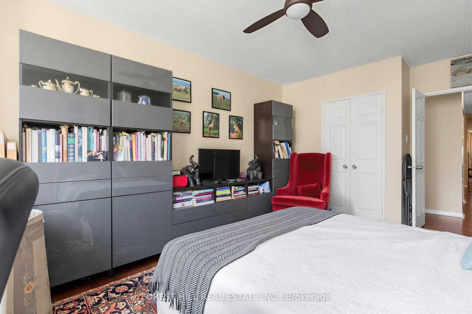 15 Mcmurrich Street, Unit PH01 thumbnail 27
